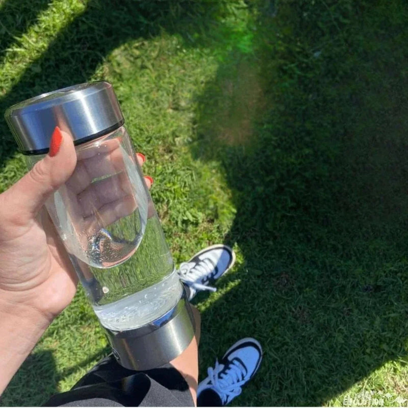 Portable hydrogen water bottle for outdoor and gym hydration